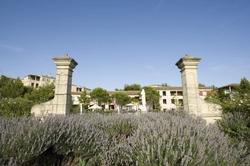 Pierre & Vacances Hotel Du Golf De Pont Royal En Provence Mallemort Exterior foto